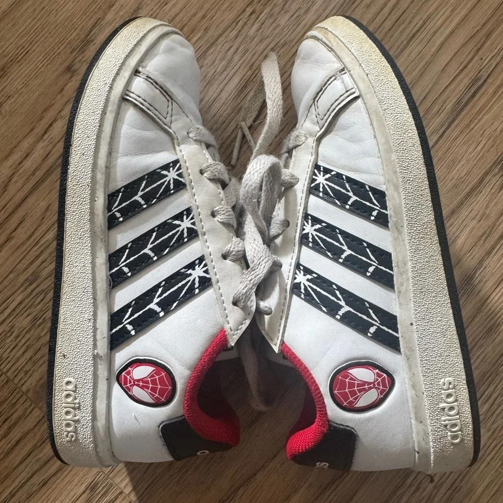 adidas Kids White and Red Spider-Man Sneakers. Kids 12K